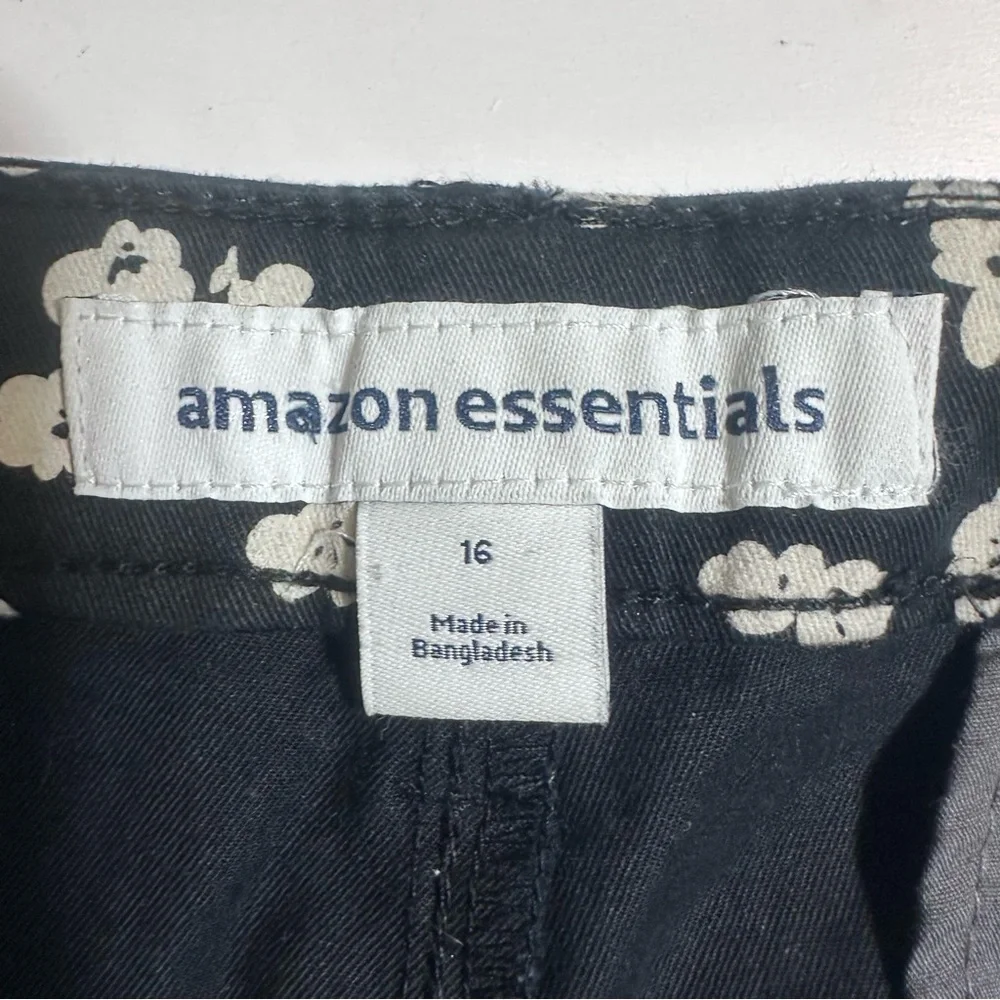 Amazon Essentials NWT black floral shorts women’s 16